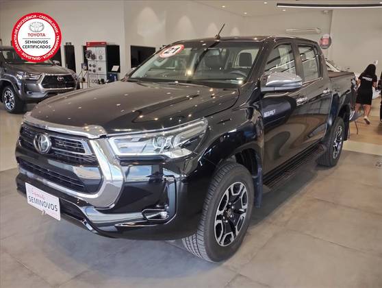 TOYOTA HILUX 2.8 D-4D TURBO DIESEL CD SRX 4X4 AUTOMÁTICO